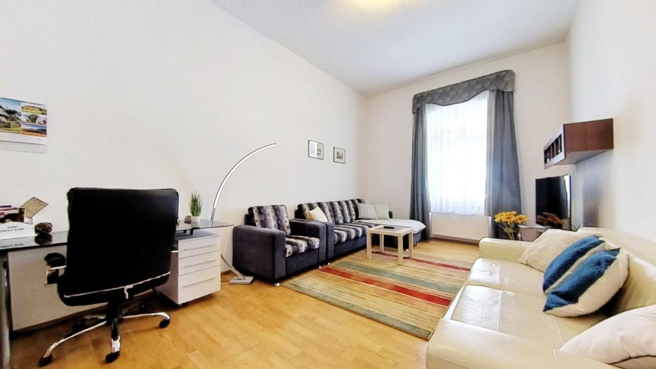 Central Apartmany Biela Street Bratislava Dış mekan fotoğraf