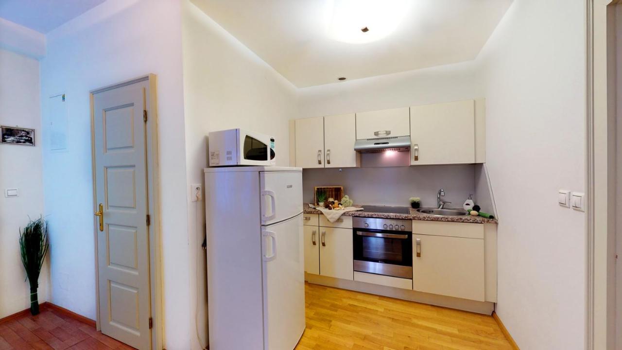 Central Apartmany Biela Street Bratislava Dış mekan fotoğraf