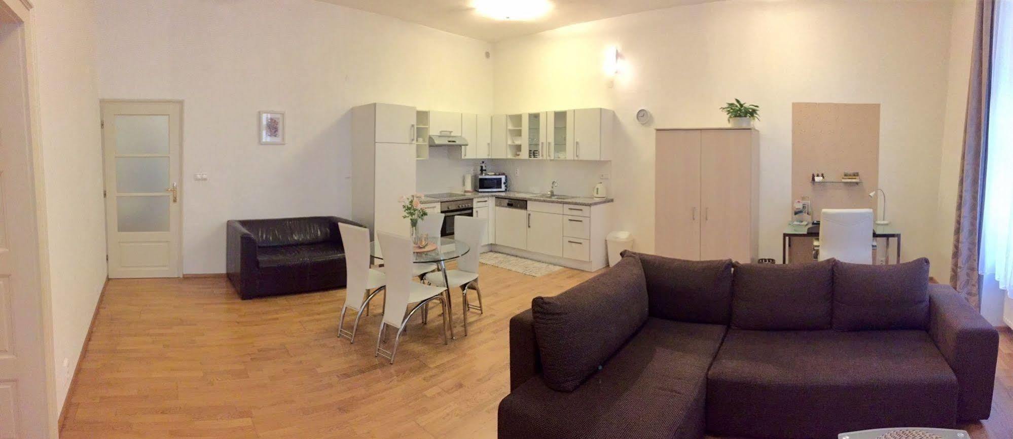 Central Apartmany Biela Street Bratislava Dış mekan fotoğraf