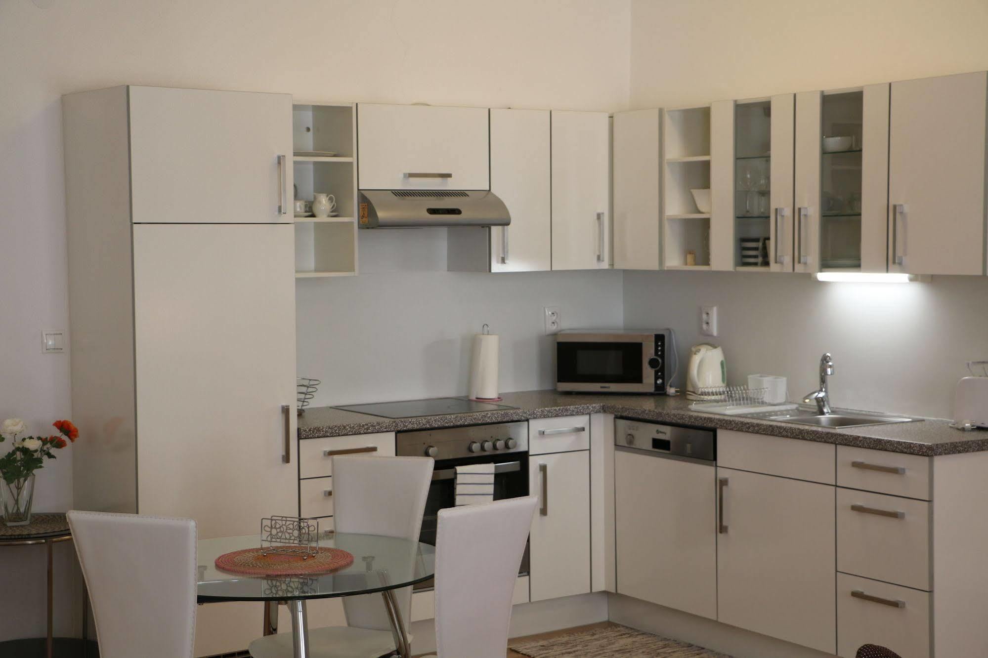 Central Apartmany Biela Street Bratislava Dış mekan fotoğraf